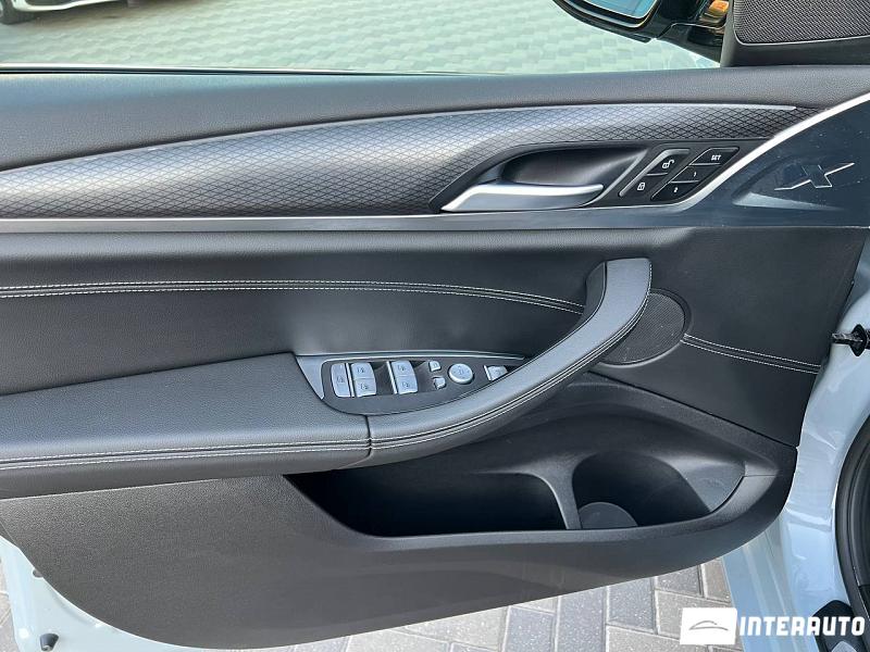 BMW X3 3.0i 6 bmw x3 3.0i 2022