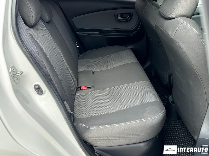 Toyota Yaris 15 toyota yaris 2016