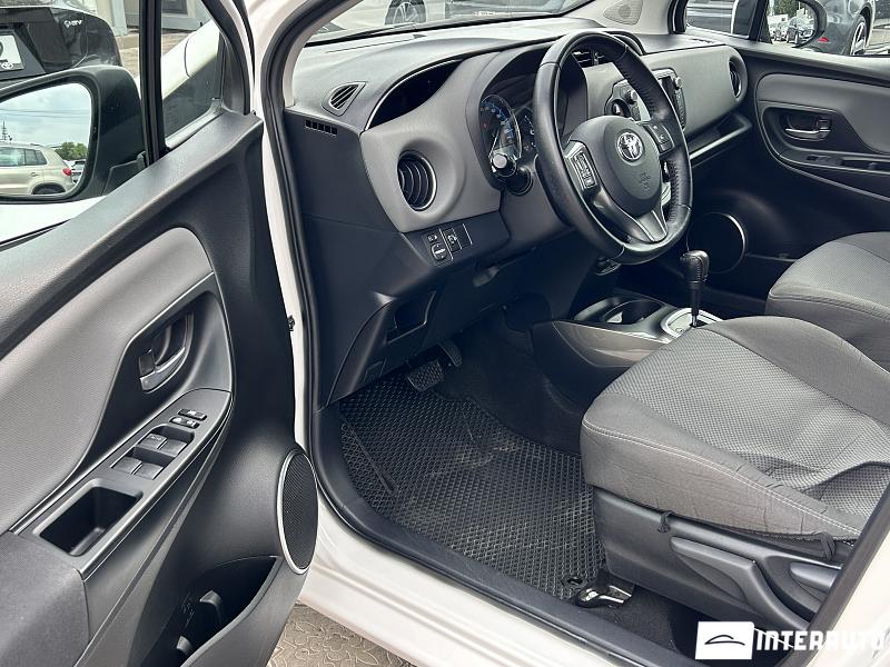 Toyota Yaris 5 toyota yaris 2016