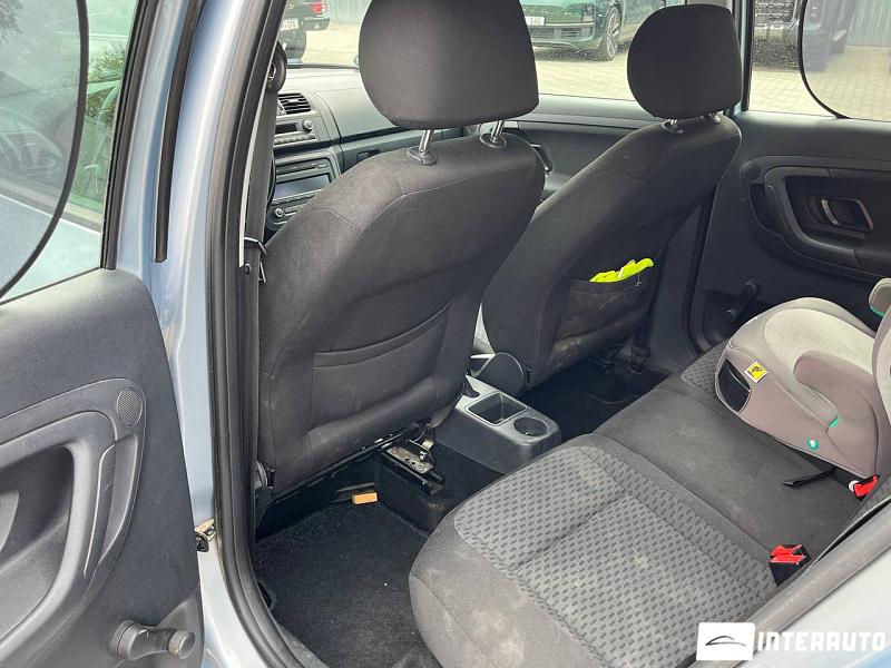 Skoda Fabia 11 skoda fabia 2011