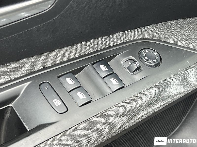 Peugeot 3008 16 peugeot 3008 2018