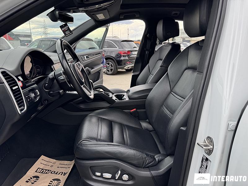 Porsche Cayenne E-Hybrid Coupe 7 porsche cayenne e-hybrid coupe 2020