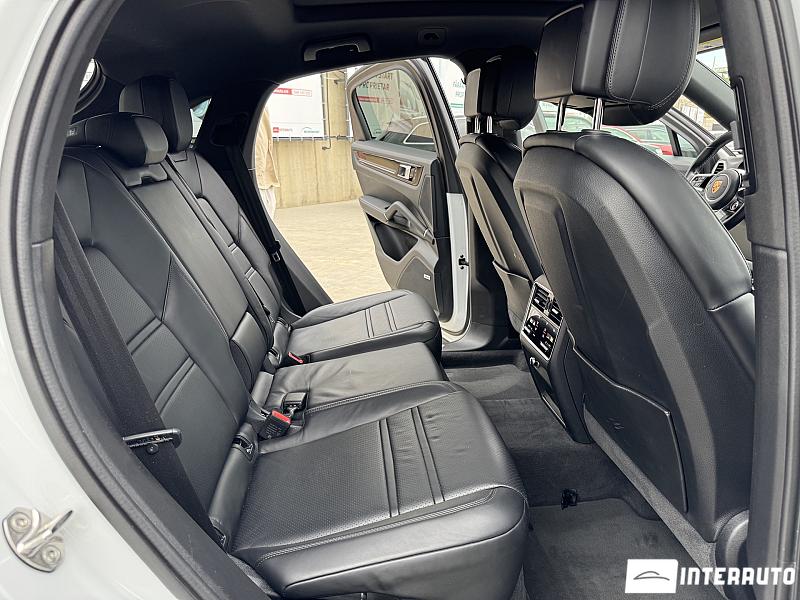 Porsche Cayenne E-Hybrid Coupe 16 porsche cayenne e-hybrid coupe 2020