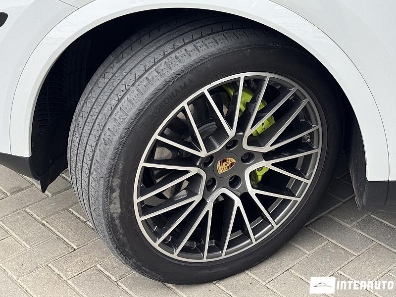 Porsche Cayenne E-Hybrid Coupe 20 porsche cayenne e-hybrid coupe 2020