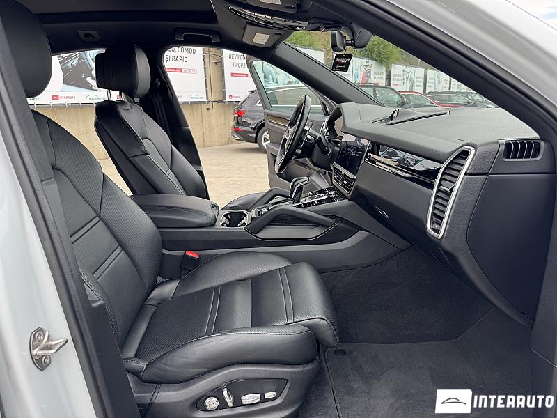 Porsche Cayenne E-Hybrid Coupe 17 porsche cayenne e-hybrid coupe 2020