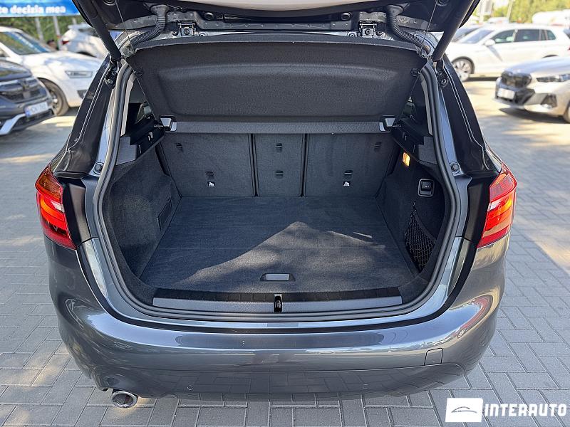 BMW 216d 5 bmw 216d 2020