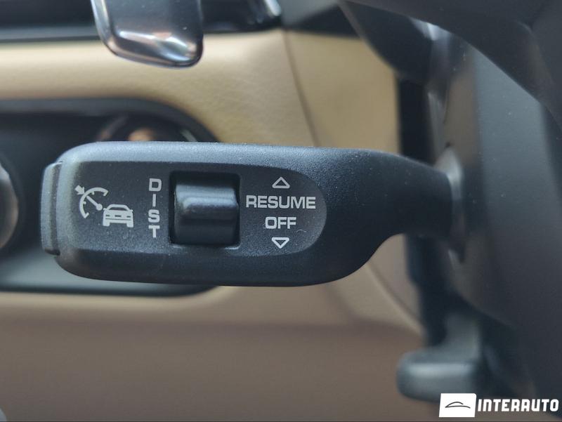 Porsche Macan 16 porsche macan 2022