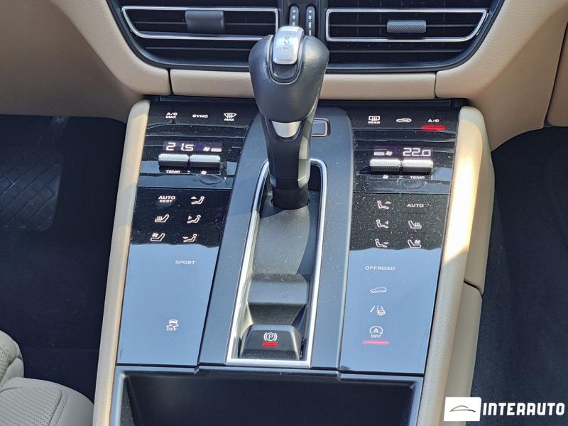 Porsche Macan 14 porsche macan 2022