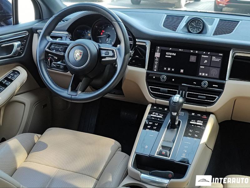 Porsche Macan 10 porsche macan 2022