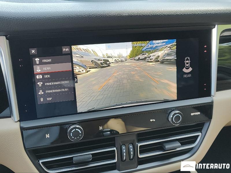 Porsche Macan 12 porsche macan 2022