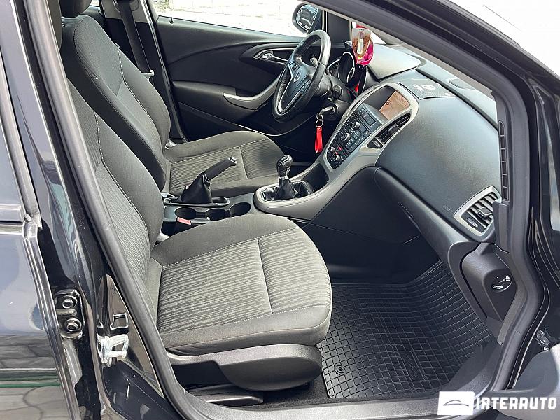 Opel Astra 17 opel astra 2011