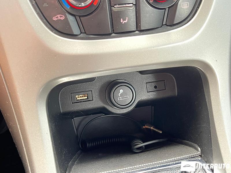 Opel Astra 10 opel astra 2011