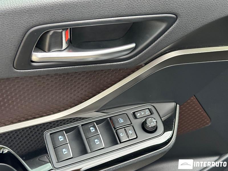 Toyota C-HR 12 toyota c-hr 2017