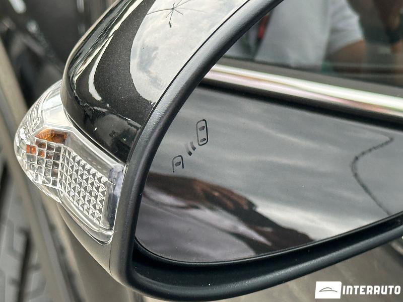 Toyota C-HR 13 toyota c-hr 2017