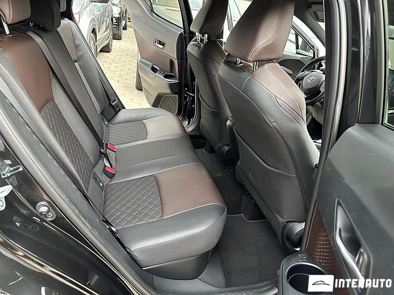 Toyota C-HR 8 toyota c-hr 2017