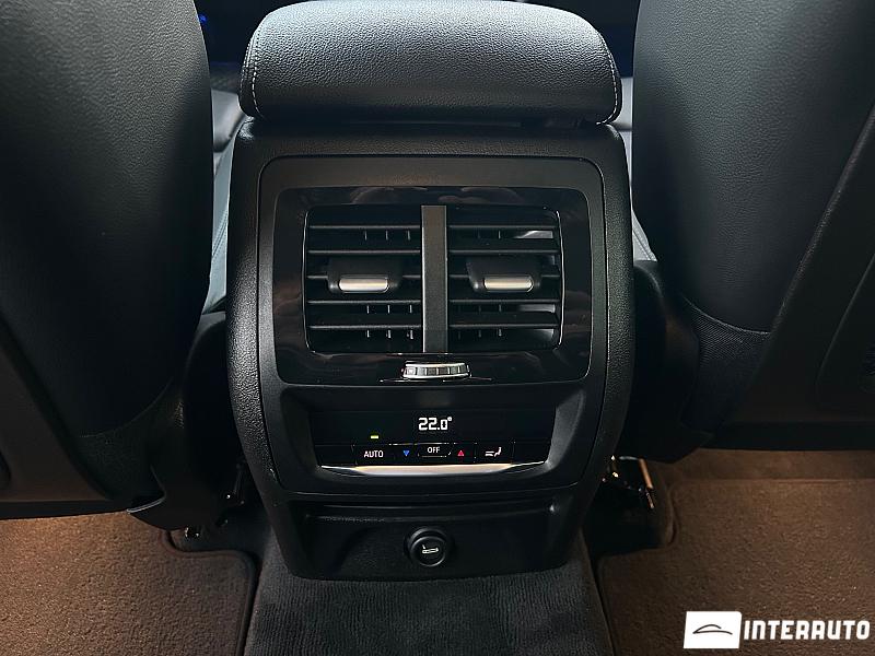 BMW X4 2.0D 21 bmw x4 2.0d 2019