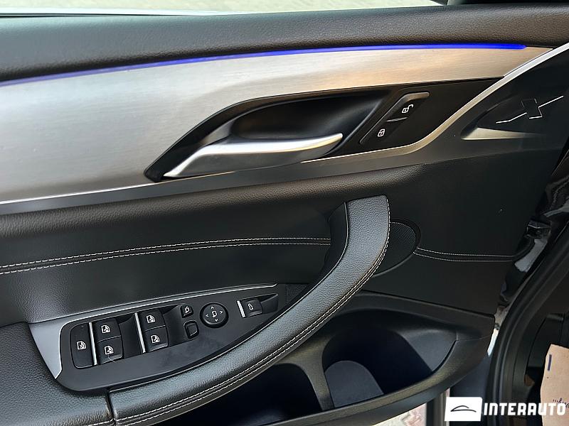 BMW X4 2.0D 6 bmw x4 2.0d 2019