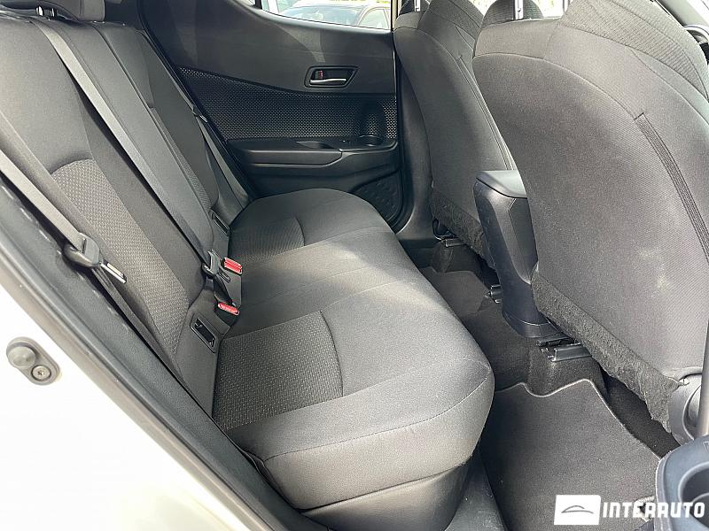 Toyota C-HR 18 toyota c-hr 2018