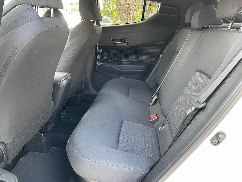 Toyota C-HR 19 toyota c-hr 2018