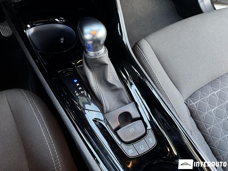 Toyota C-HR 12 toyota c-hr 2021