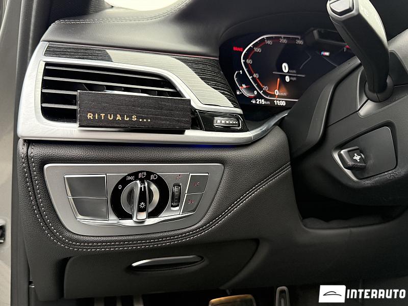 BMW 750 32 bmw 750 2021