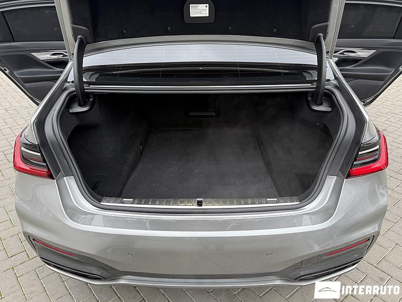 BMW 750 35 bmw 750 2021