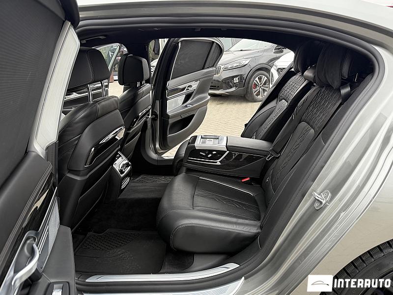 BMW 750 17 bmw 750 2021