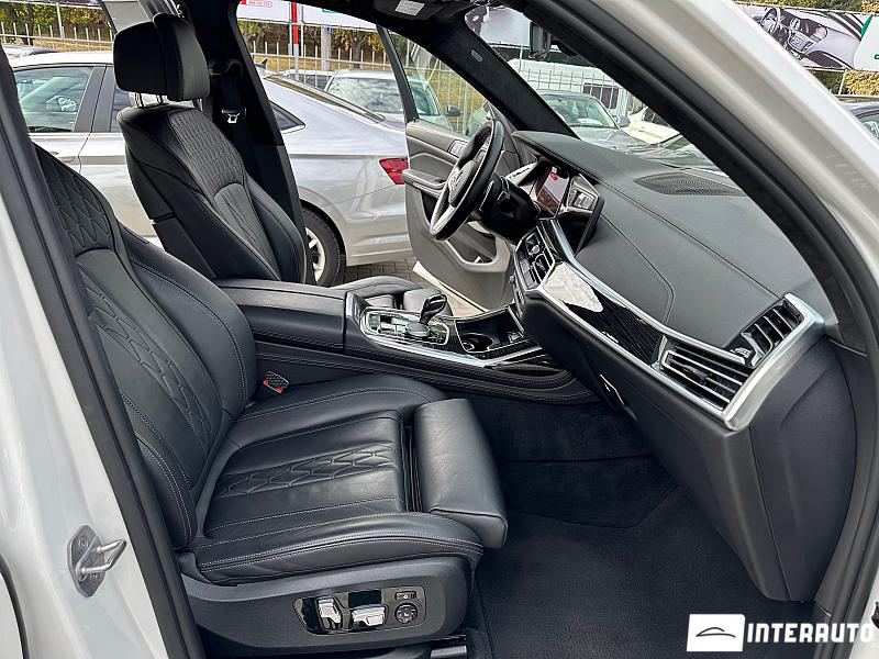 BMW X7 4.0i 5 bmw x7 4.0i 2020