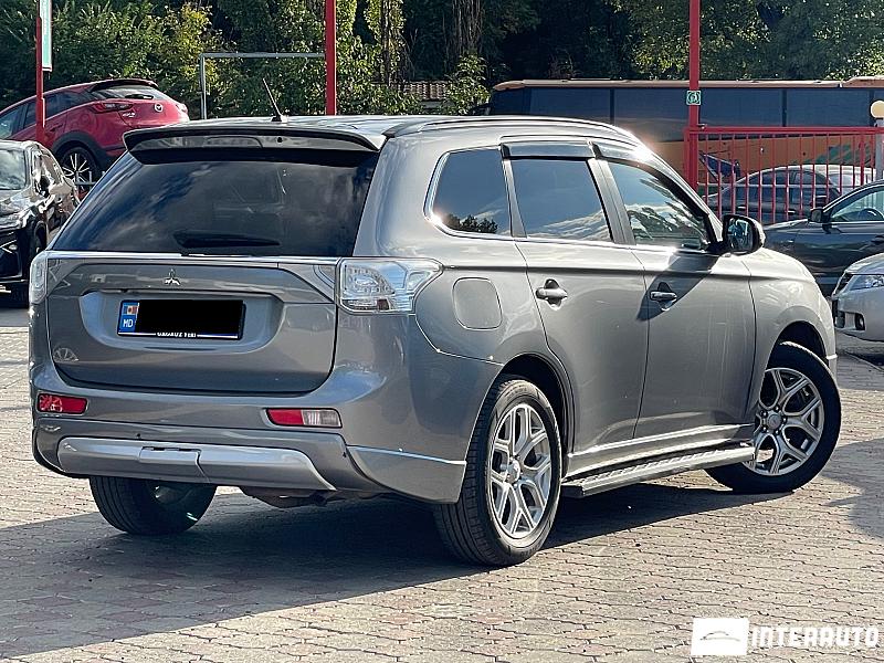 Mitsubishi Outlander 2 mitsubishi outlander 2014