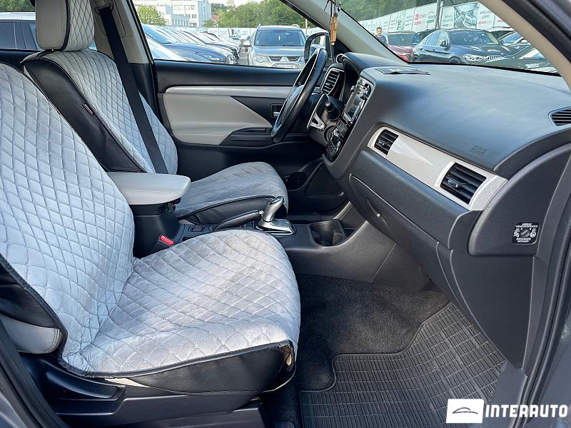 Mitsubishi Outlander 16 mitsubishi outlander 2014