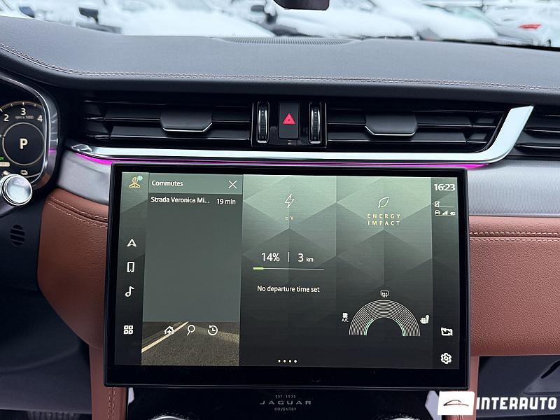 Jaguar F-Pace 9 jaguar f-pace 2022