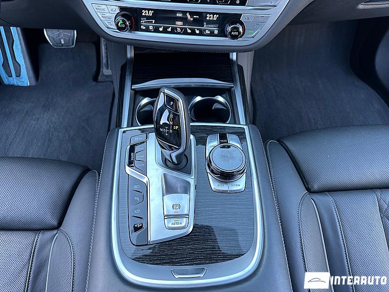 BMW 745e 13 bmw 745e 2020