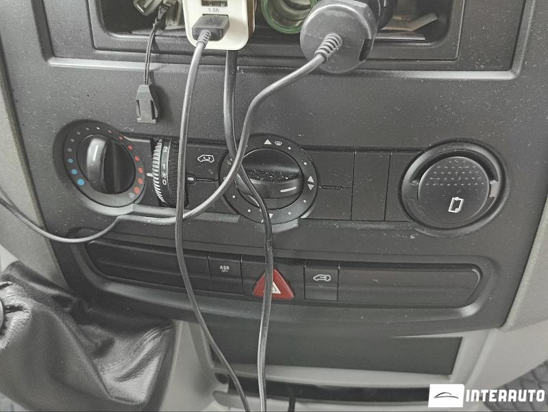 Volkswagen Crafter 12 volkswagen crafter 2010