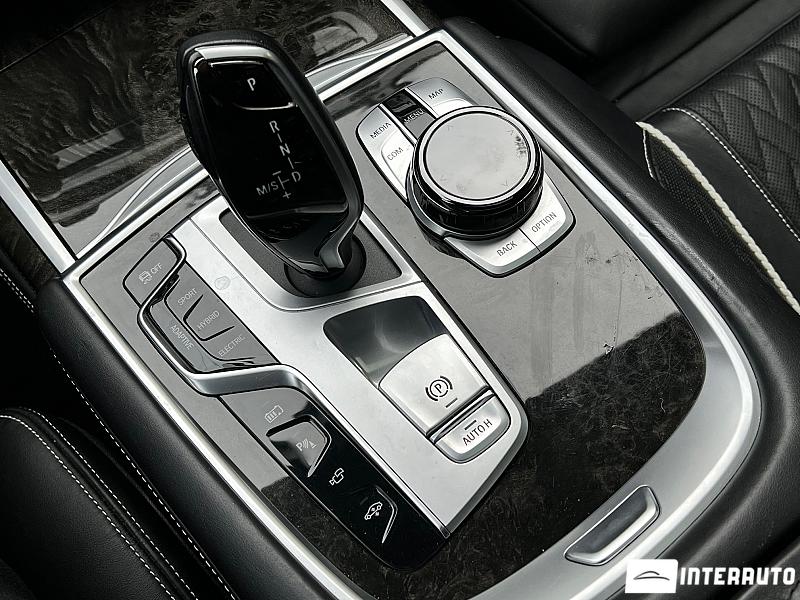 BMW 745e 16 bmw 745e 2019