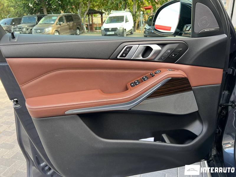 BMW X5 4.0i 7 bmw x5 4.0i 2019