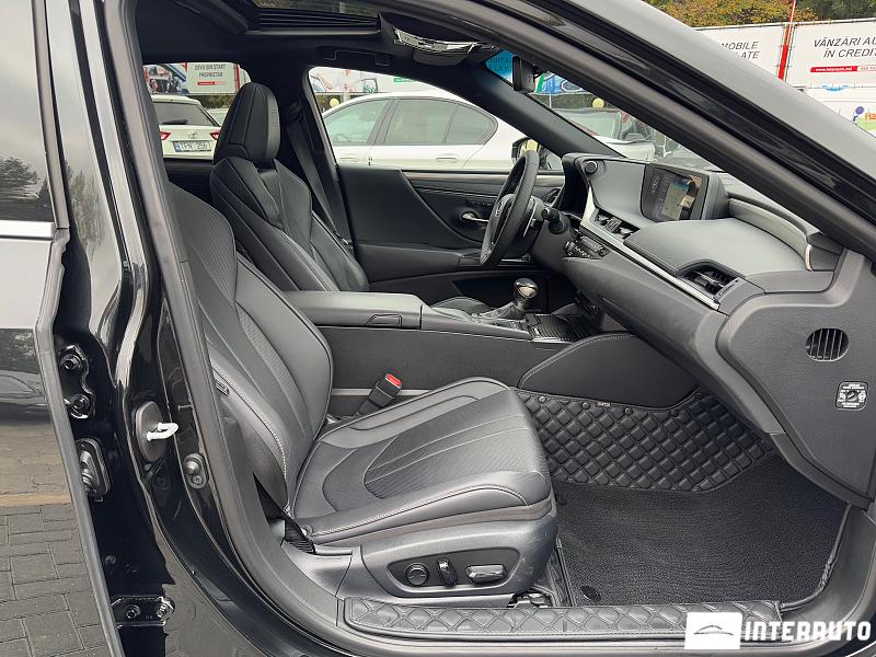 Lexus ES 300h 16 lexus es 300h 2019