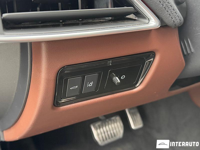 Jaguar XE 16 jaguar xe 2016