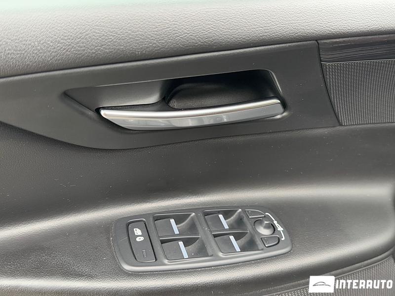 Jaguar XE 17 jaguar xe 2016