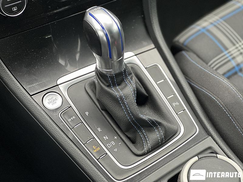 Volkswagen Golf GTE 12 volkswagen golf gte 2016