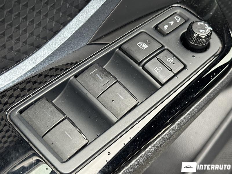 Toyota C-HR 18 toyota c-hr 2021