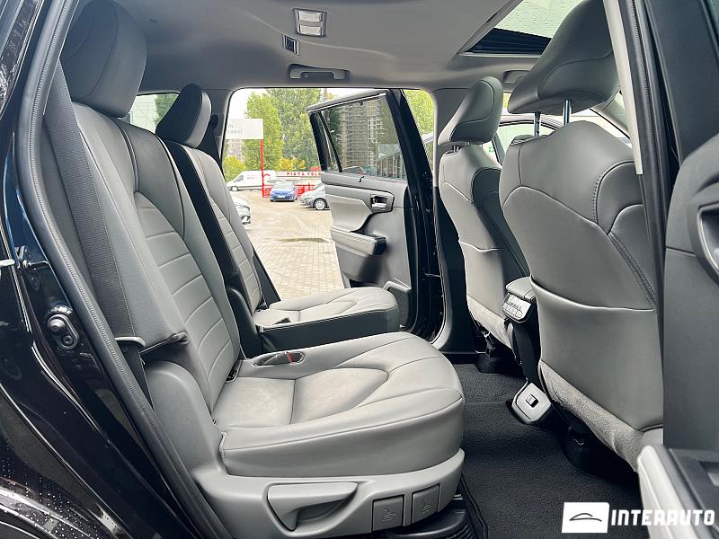 Toyota Highlander 18 toyota highlander 2020