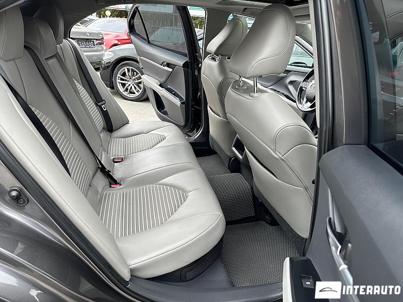 Toyota Camry 17 toyota camry 2019