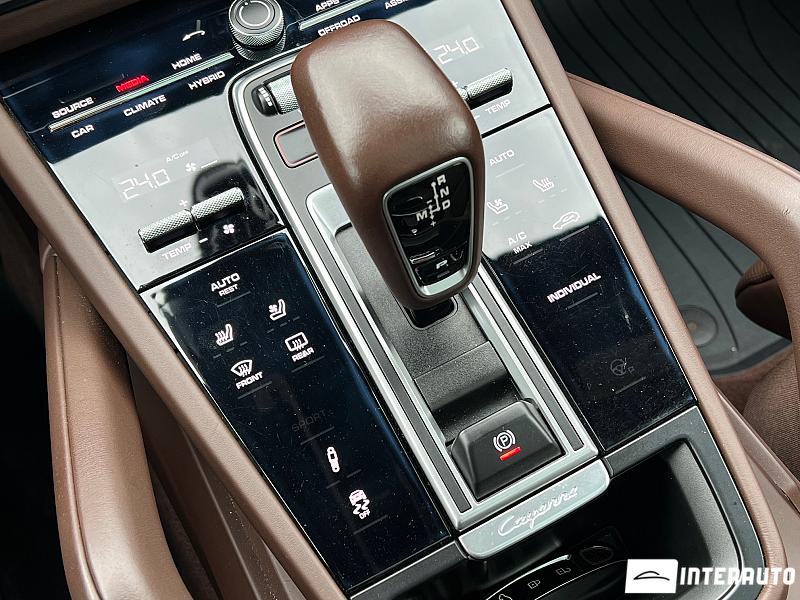 Porsche Cayenne E-Hybrid 21 porsche cayenne e-hybrid 2019