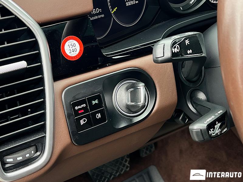 Porsche Cayenne E-Hybrid 13 porsche cayenne e-hybrid 2019