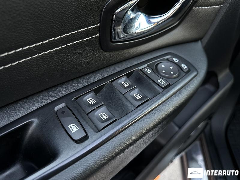 Renault Scenic 8 renault scenic 2012