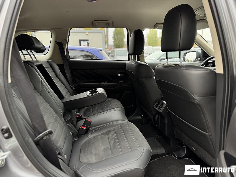 Mitsubishi Outlander 19 mitsubishi outlander 2020