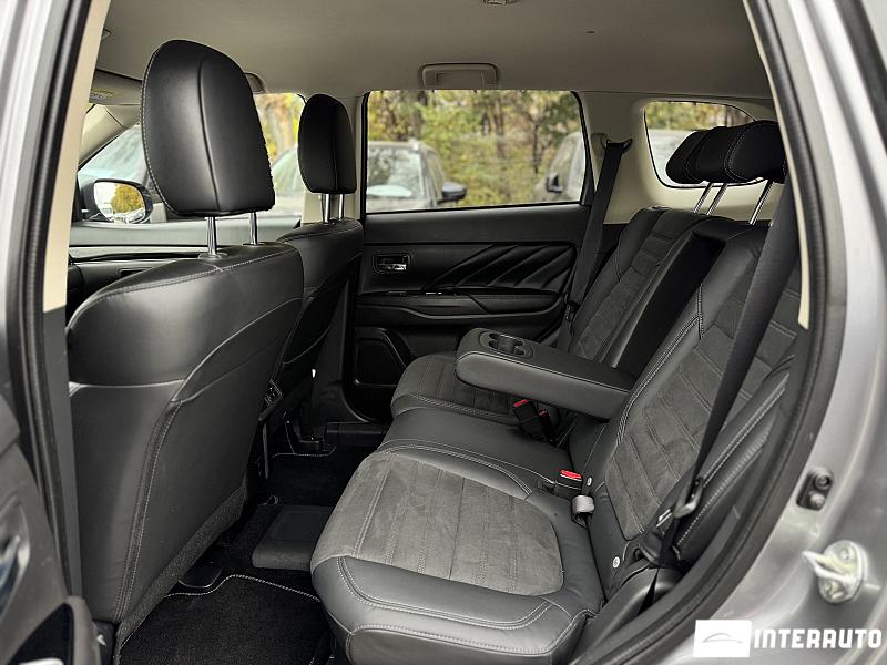 Mitsubishi Outlander 18 mitsubishi outlander 2020