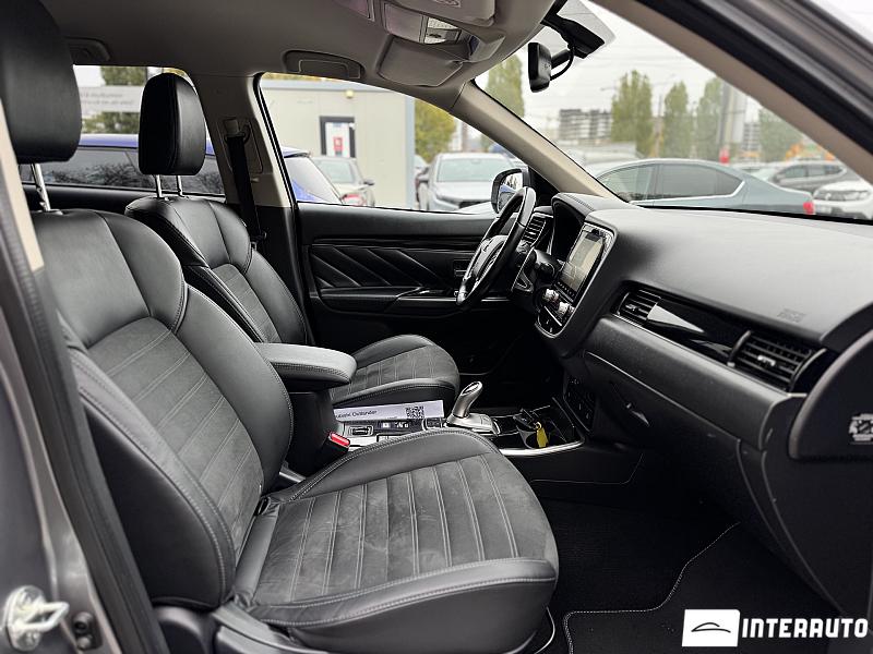 Mitsubishi Outlander 20 mitsubishi outlander 2020