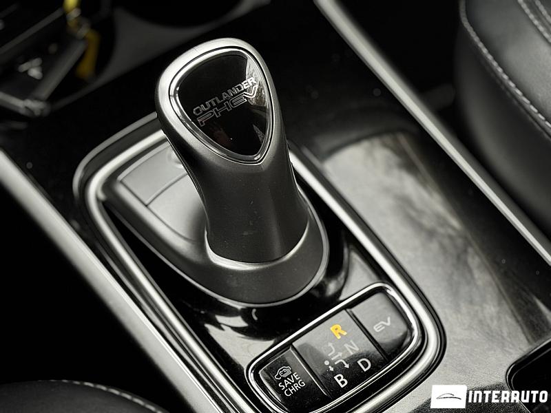 Mitsubishi Outlander 15 mitsubishi outlander 2020