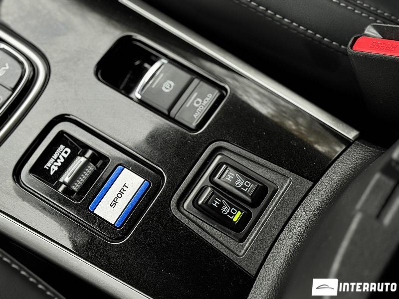 Mitsubishi Outlander 16 mitsubishi outlander 2020